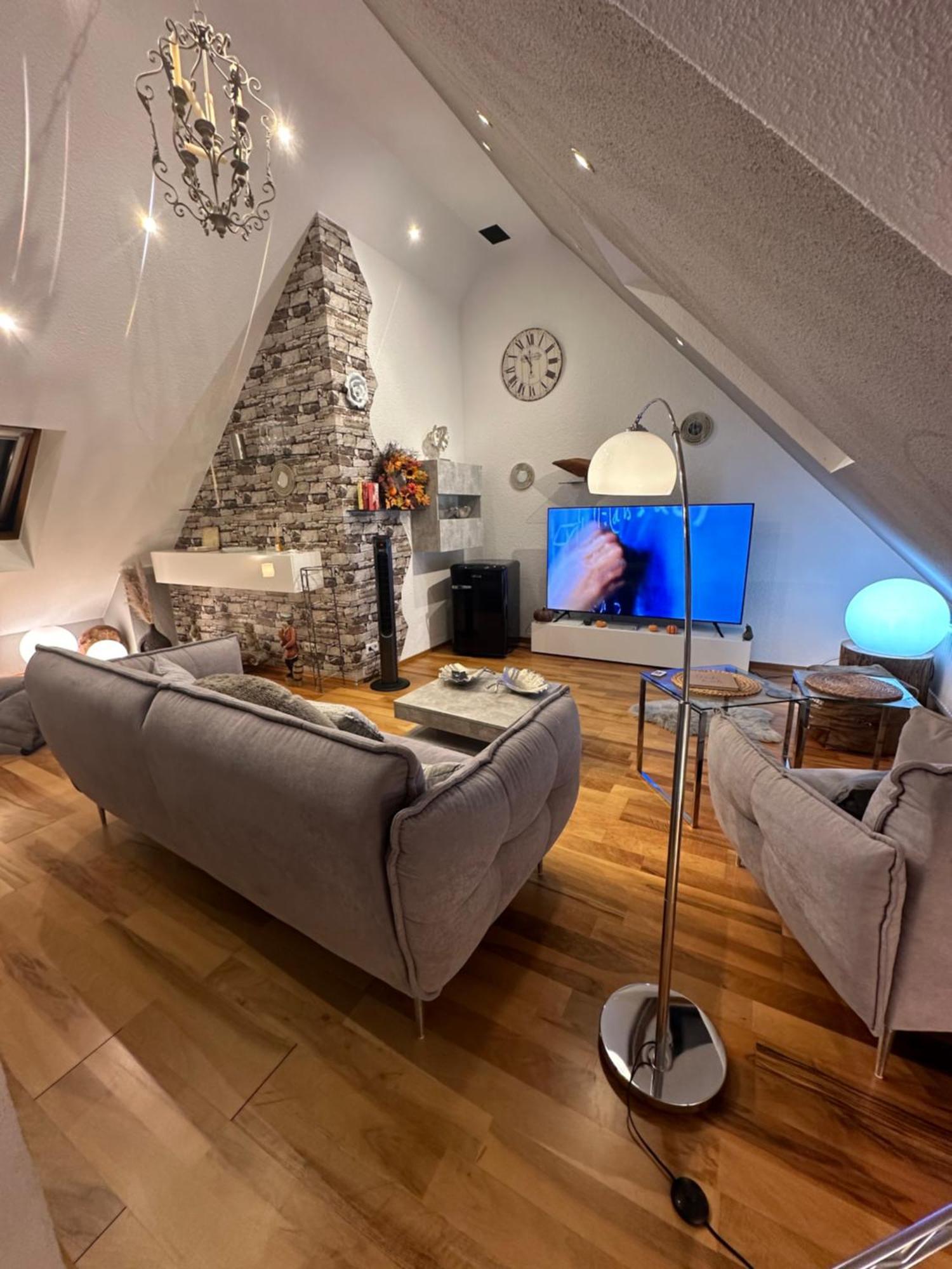 Zentrale Maisonette Mit Buero & Parkplatz グリースハイム エクステリア 写真