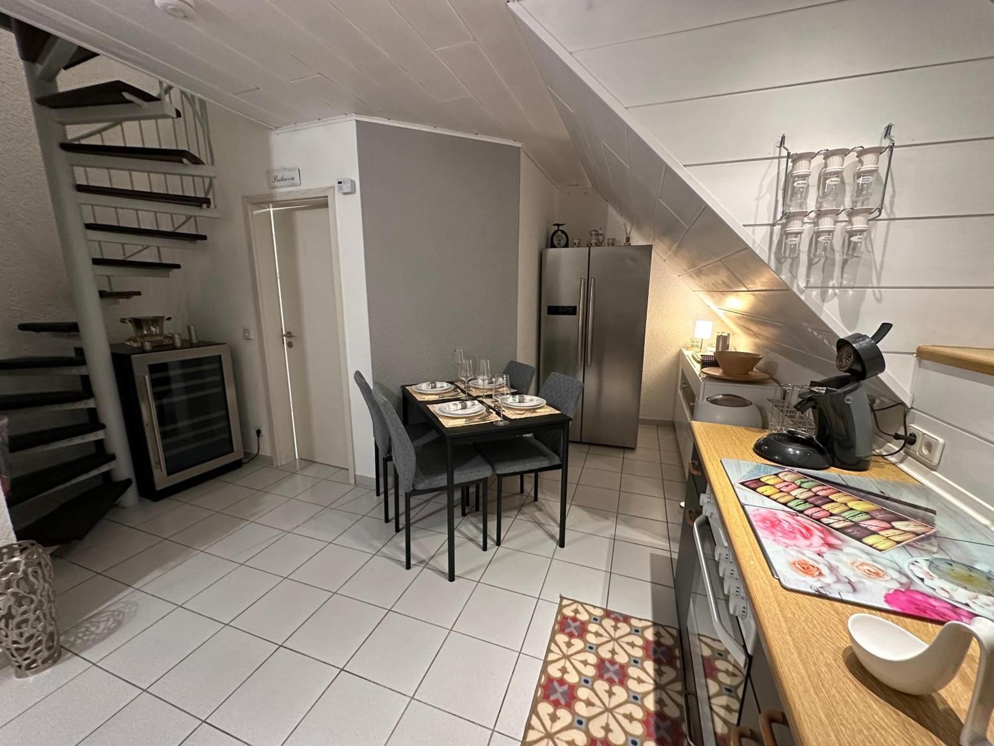Zentrale Maisonette Mit Buero & Parkplatz グリースハイム エクステリア 写真