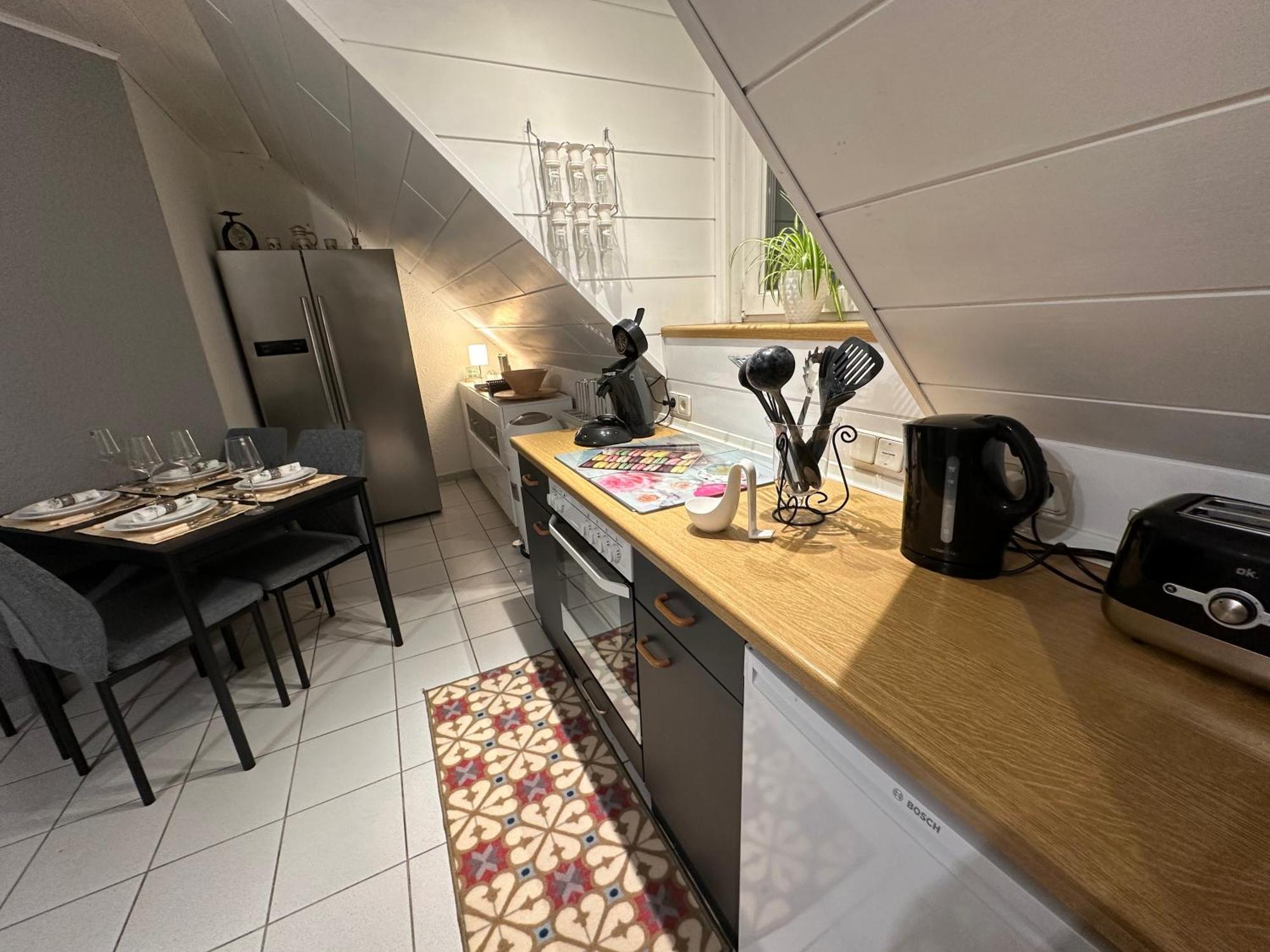 Zentrale Maisonette Mit Buero & Parkplatz グリースハイム エクステリア 写真